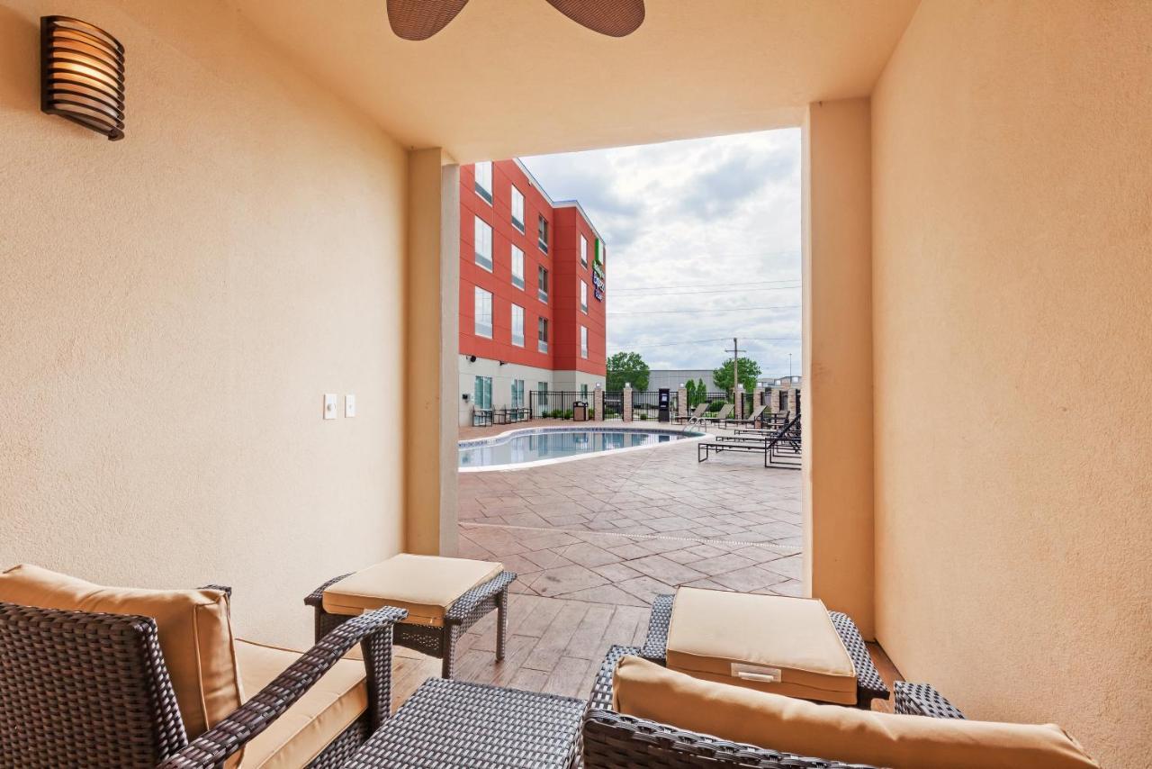 Holiday Inn Express & Suites Tulsa South - Woodland Hills By Ihg Екстер'єр фото
