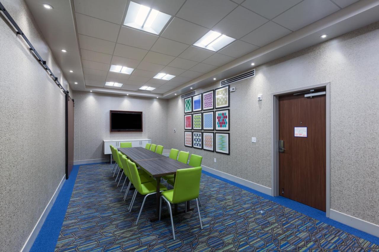Holiday Inn Express & Suites Tulsa South - Woodland Hills By Ihg Екстер'єр фото