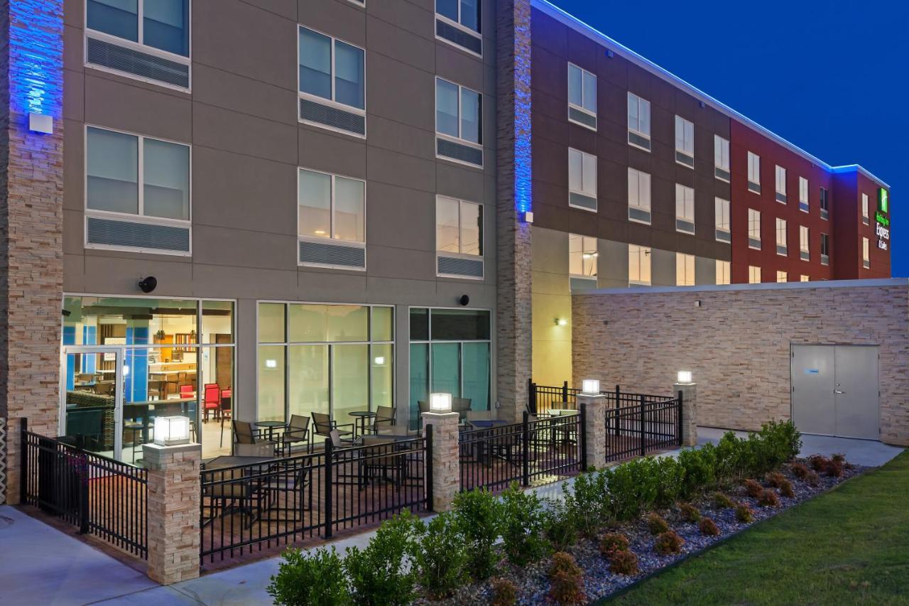 Holiday Inn Express & Suites Tulsa South - Woodland Hills By Ihg Екстер'єр фото