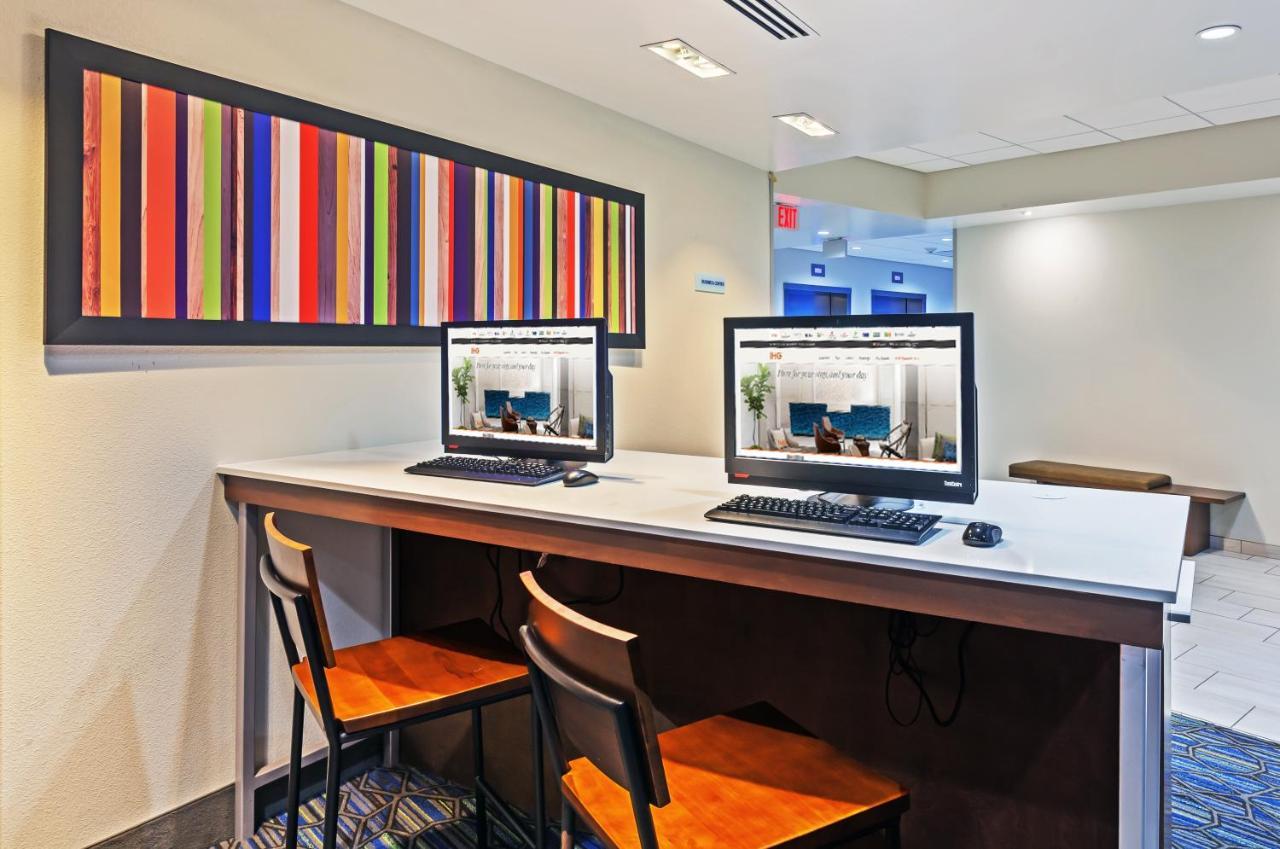 Holiday Inn Express & Suites Tulsa South - Woodland Hills By Ihg Екстер'єр фото