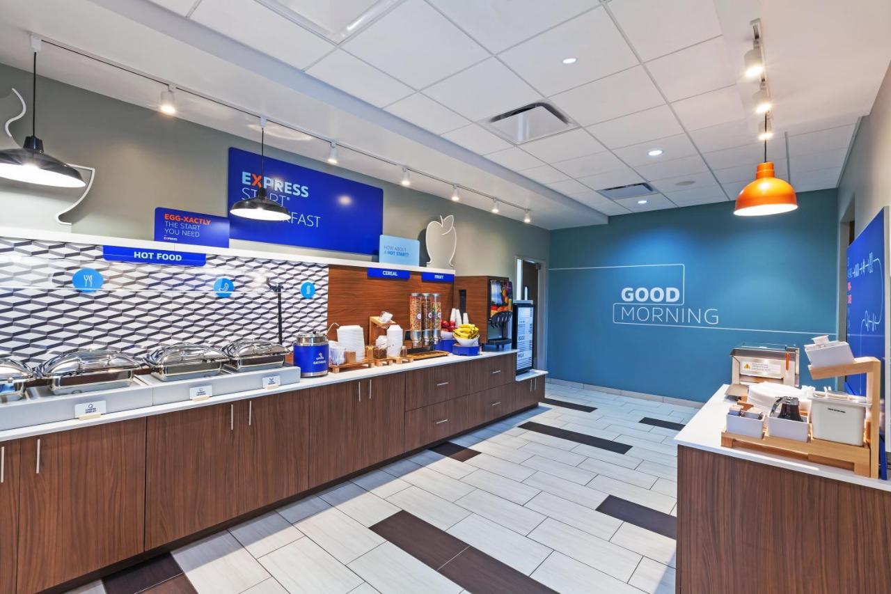 Holiday Inn Express & Suites Tulsa South - Woodland Hills By Ihg Екстер'єр фото