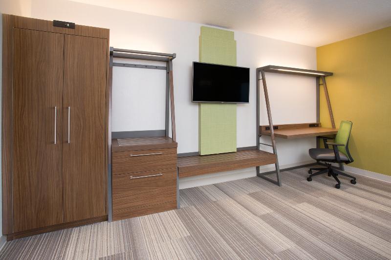 Holiday Inn Express & Suites Tulsa South - Woodland Hills By Ihg Екстер'єр фото